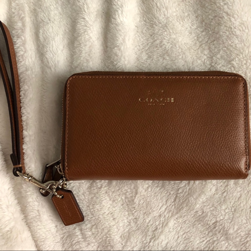 coach wallet wristlet